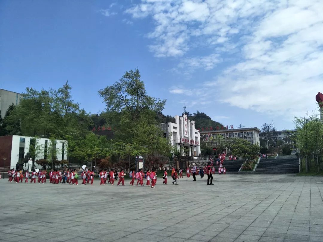 傳播科學(xué)教育,弘揚(yáng)愛國主義精神——朱砂古鎮(zhèn)鮮活的正能量